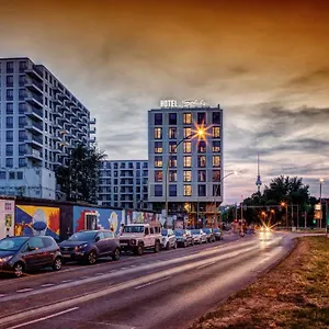 Hotel Schulz At The East Side Gallery Berlin